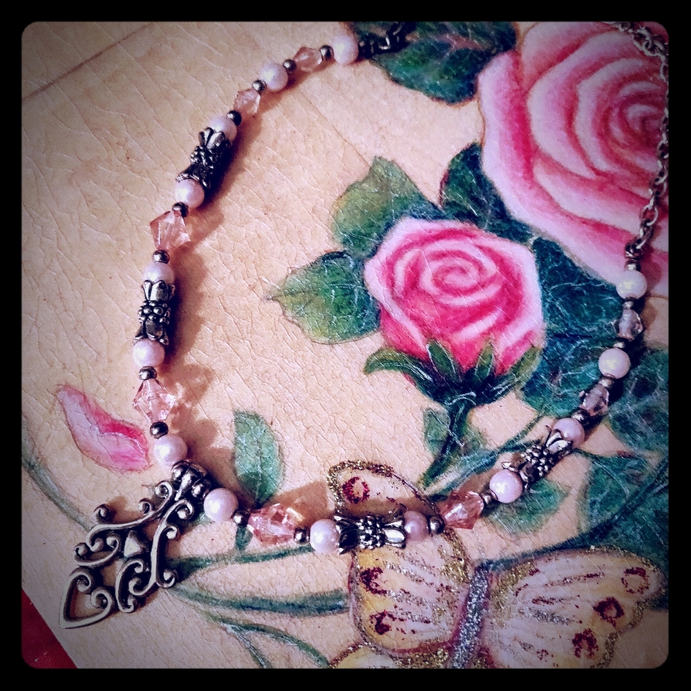 🌹 Lovely Pink and Silver Necklace 🌹